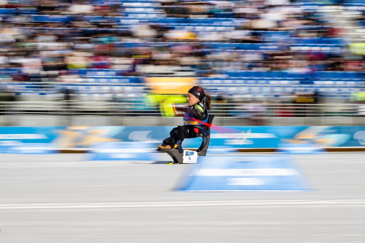 Anja Wicker in Action während der Sprint-Verfolgung bei den Paralympics, Foto: Daniel Kopatsch/VOIGT/DBS