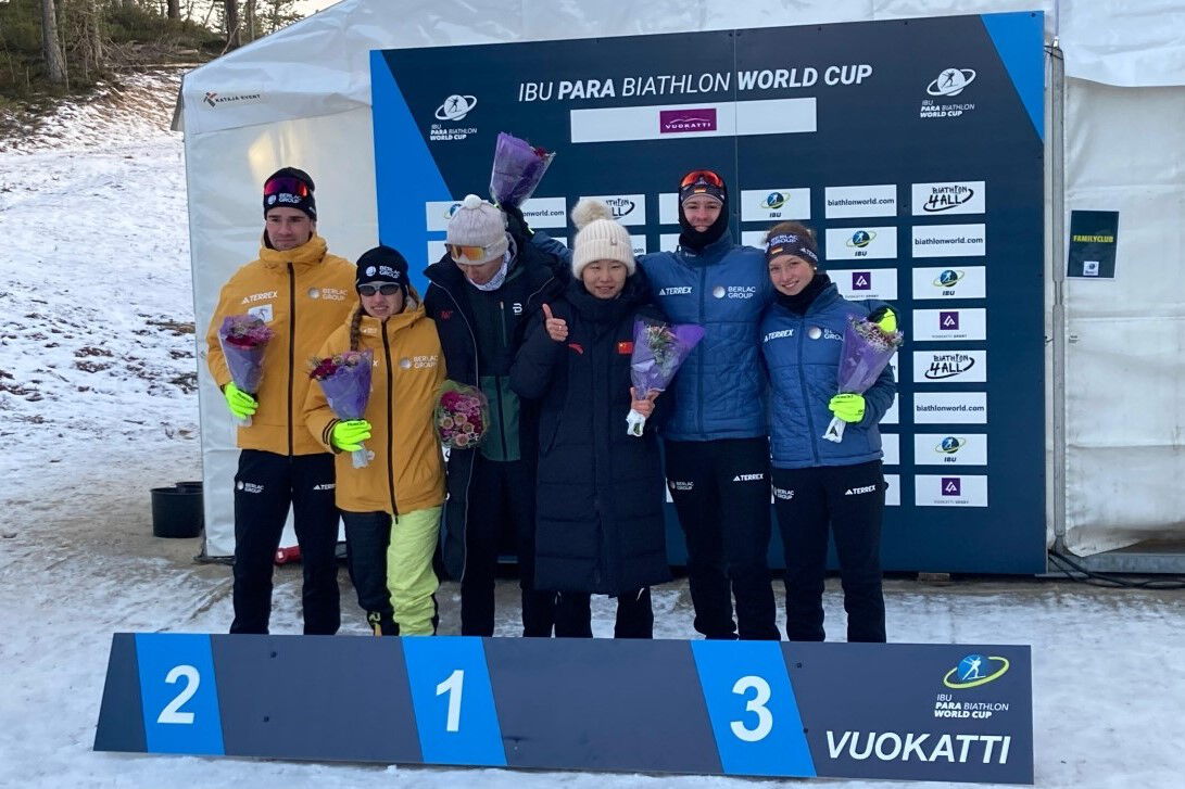 Das Podium bei den Frauen mit Sehbeeinträchtigung unter anderem mit Leonie Walter und Johanna Recktenwald, Foto: Ralf Rombach