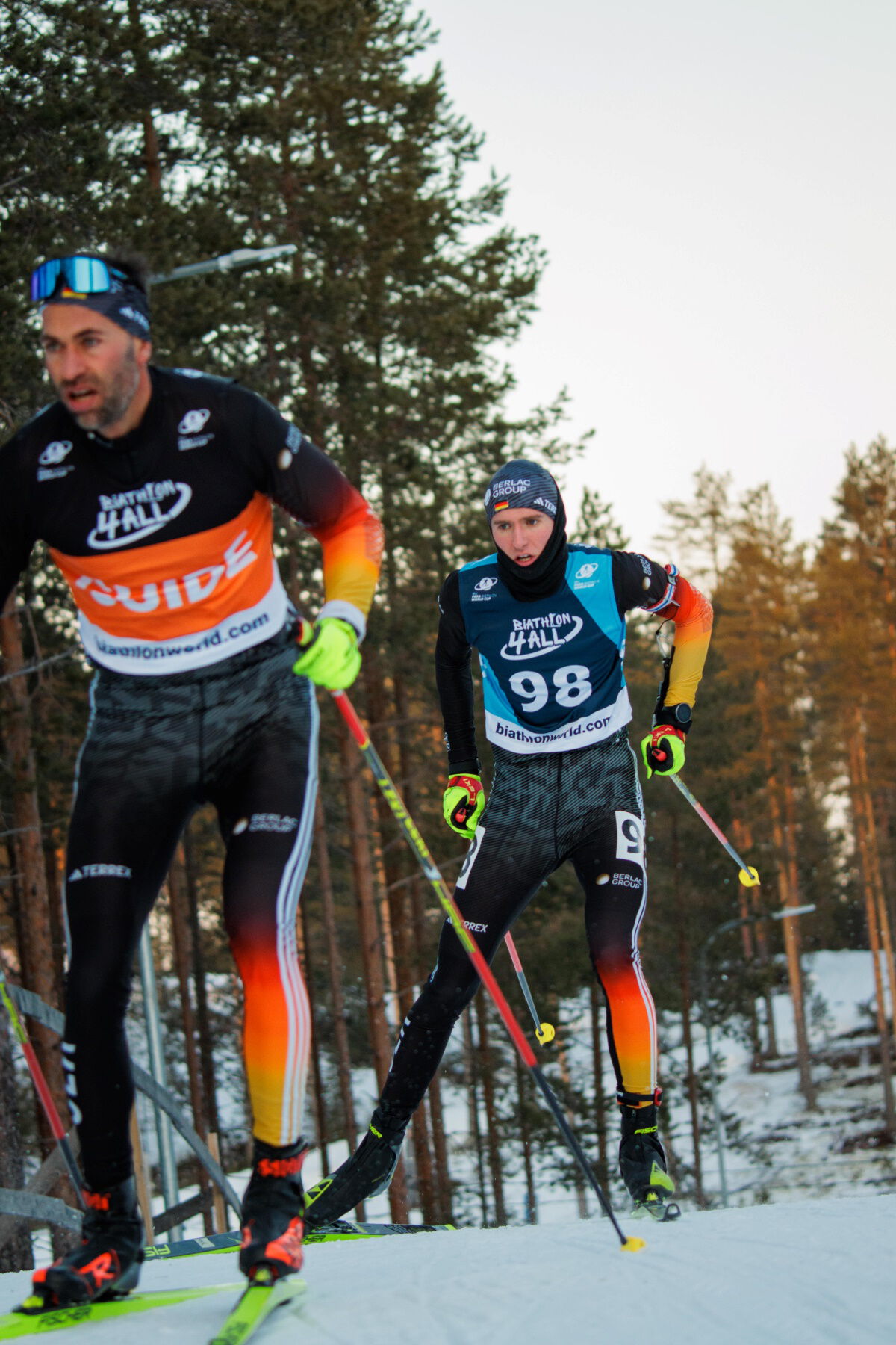 Lennart Volkert mit Guide Michael Huhn beim Weltcup in Vuokatti, Foto: Vuokatti Sport